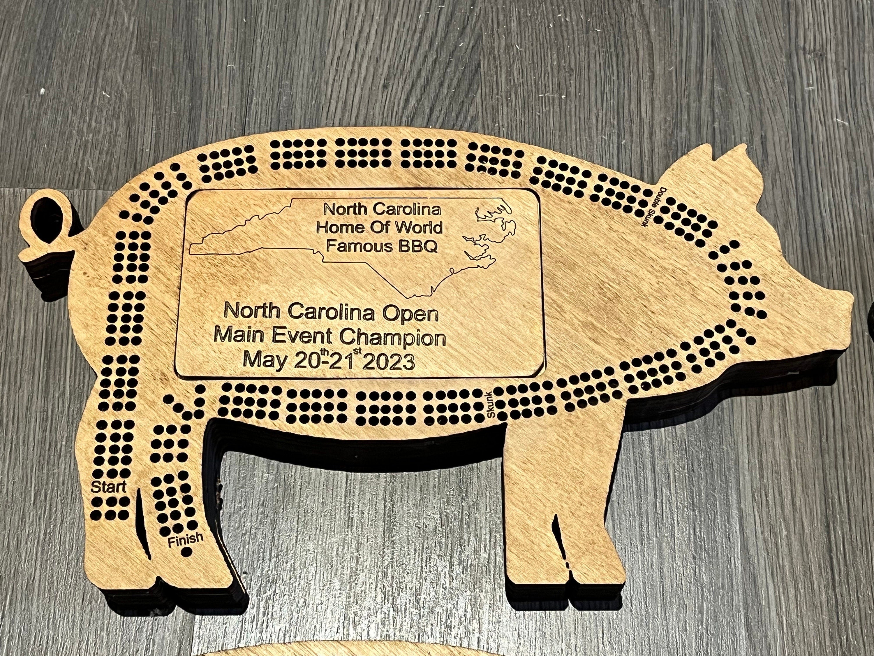 Pig shaped cribbage board