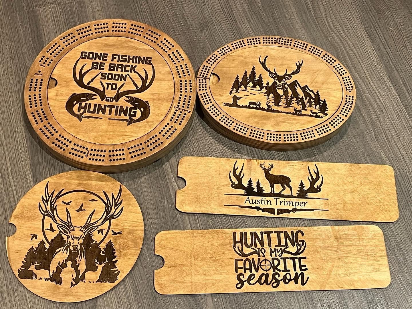 Cribbage board with hunting scenes fully personalized.